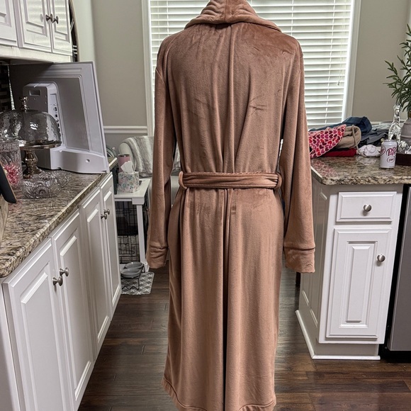 SKIMS Velour Robe - Honey Beige M - Picture 5 of 6